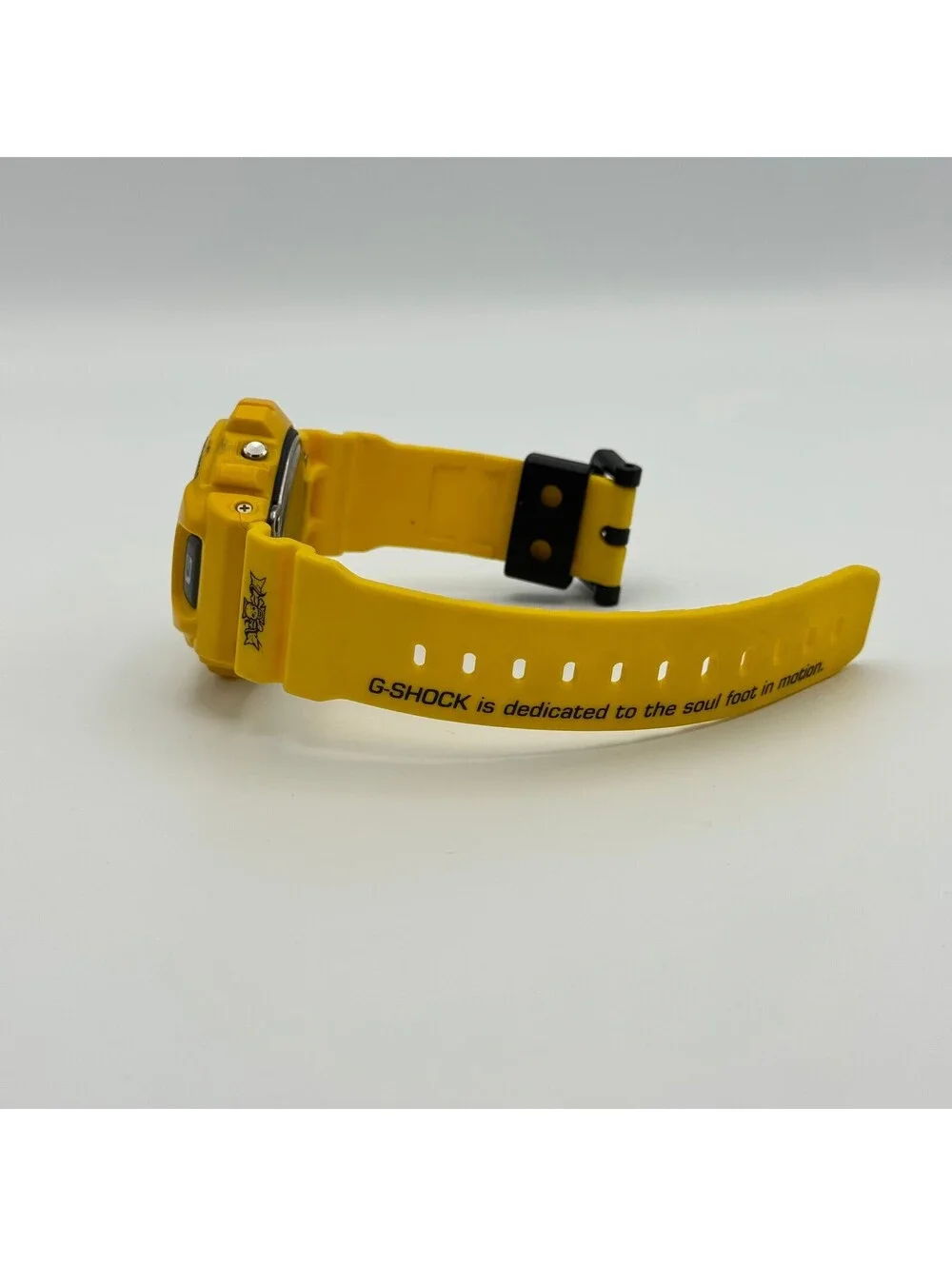 Yellow G Shock DW6900 Fox Fire Watch, Working